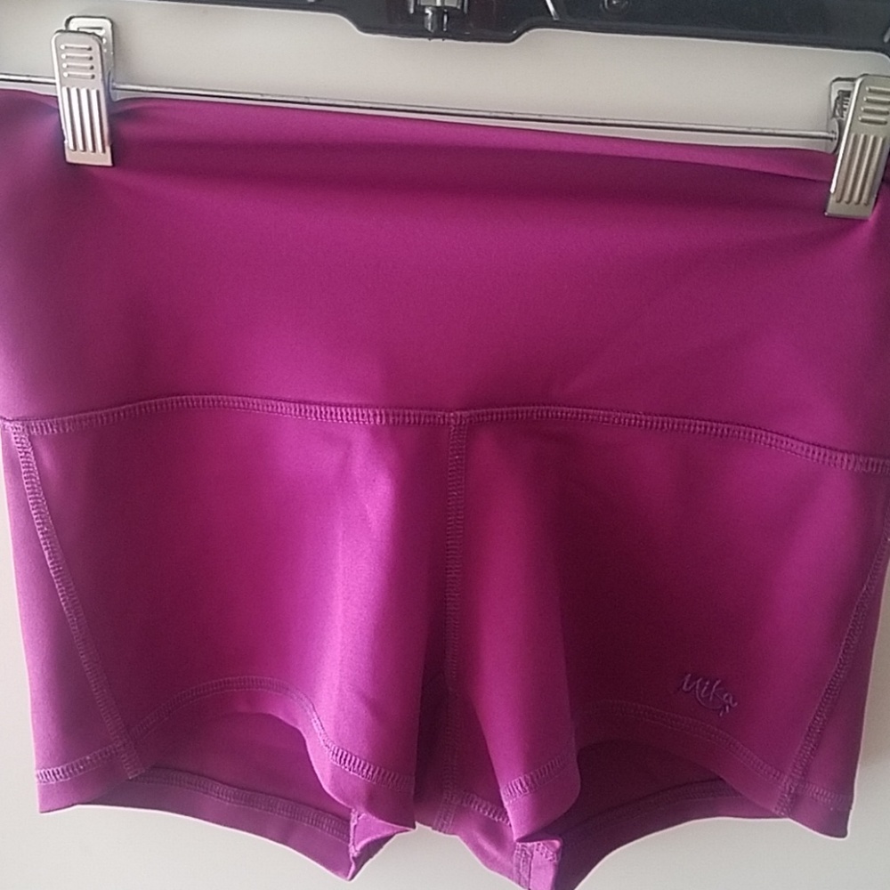 Mika yoga shorts